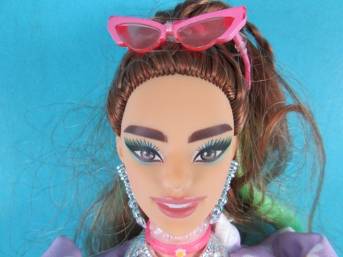 Mattel 2020 Barbie Extra Puppe Exclusive aus 5er Pack grün braune Haare kurvig HGB61 - Bild 3 von 17