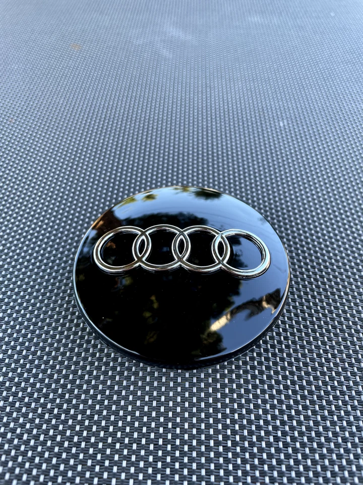 Tapacubos central llanta rueda AUDI 4X NEGRO 68 mm/2,68 pulgadas Foto 3 de 4