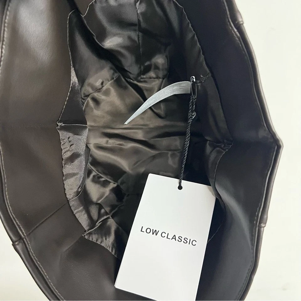 Nuevo Sombrero Cubo Bajo Clásico Imitación Cuero Marrón Logo Foto 4 de 4