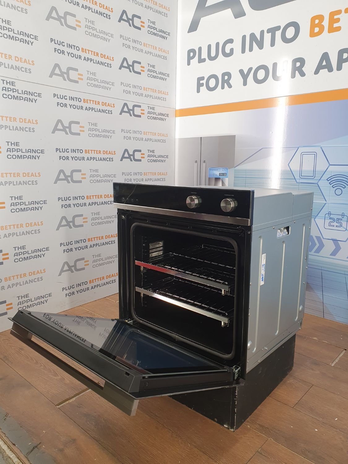 Fisher & Paykel OB60SD11PX1 Pyrolytic Builtin Oven 60cm Black and