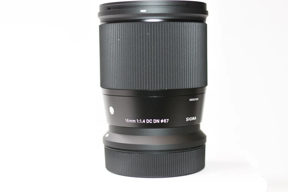 Sigma 16mm f/1.4 DC DN Contemporary Lens (Canon RF) 402972 - 7PC Accessory Kit - Image 2 of 2