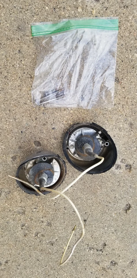 Montajes de luces de marcha atrás Studebaker Lark 1960 1961 1962 1983 1964 60 61 62 63 64 Foto 3 de 4