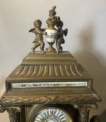 Antiguo reloj victoriano de 20" figurativo de metal fundido con paneles de porcelana - Imagen 2 de 10