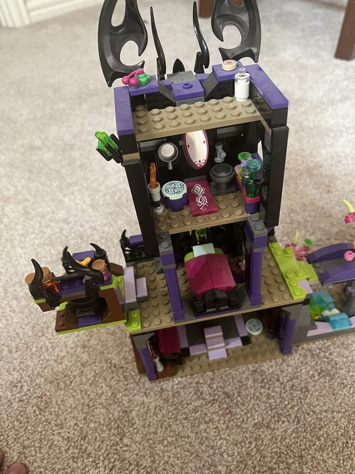 LEGO Elves: Ragana's Magic Shadow Castle (41180) casi completo Foto 3 de 4