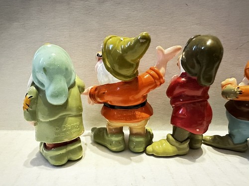 Vintage Disney Snow White Complete Set of 7 Cake Topper Vintage 2inch - Picture 5 of 7