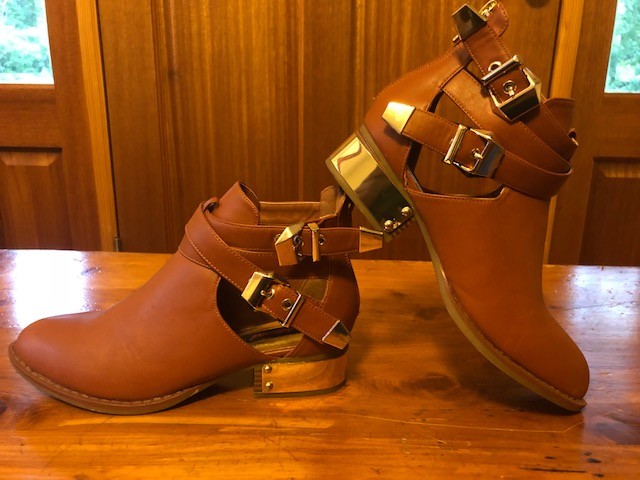 Women's DOLLHOUSE Ankle Boots Size 6.5 Women's DOLLHOUSE Ankle Boots Size 6.5