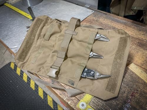 Yorktown Tool Roll 2024, 3 Snip Slots, Zipper Pockets for Hand Coyote Brown - Picture 7 of 8