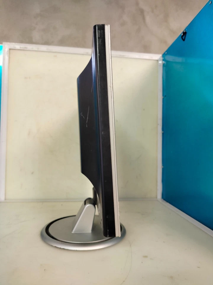 Philips 170S5 LCD Monitor – 17" – defekt / Ersatzteile (L10 1157) - Bild 2 von 4