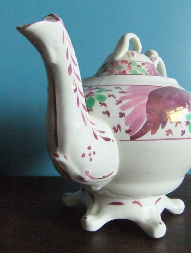 LARGE Antique Victorian Sunderland Pink Lustre Teapot - Picture 3 of 10