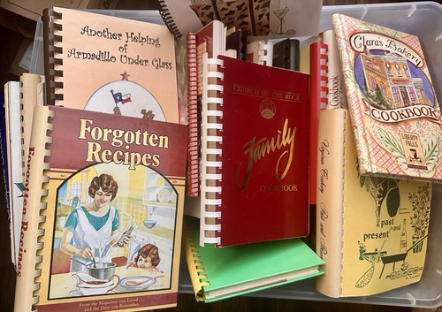 Vintage Kirche/andere spiralgebundene lokale Rezepte Kochbücher - zufällige Menge 10 - Bild 1 von 4