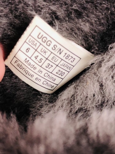 UGG S/N 1873 Bailey Botón Triple Botas Mujer Talla 6 Gris Alto Piel de Oveja Cuero - Imagen 11 de 11
