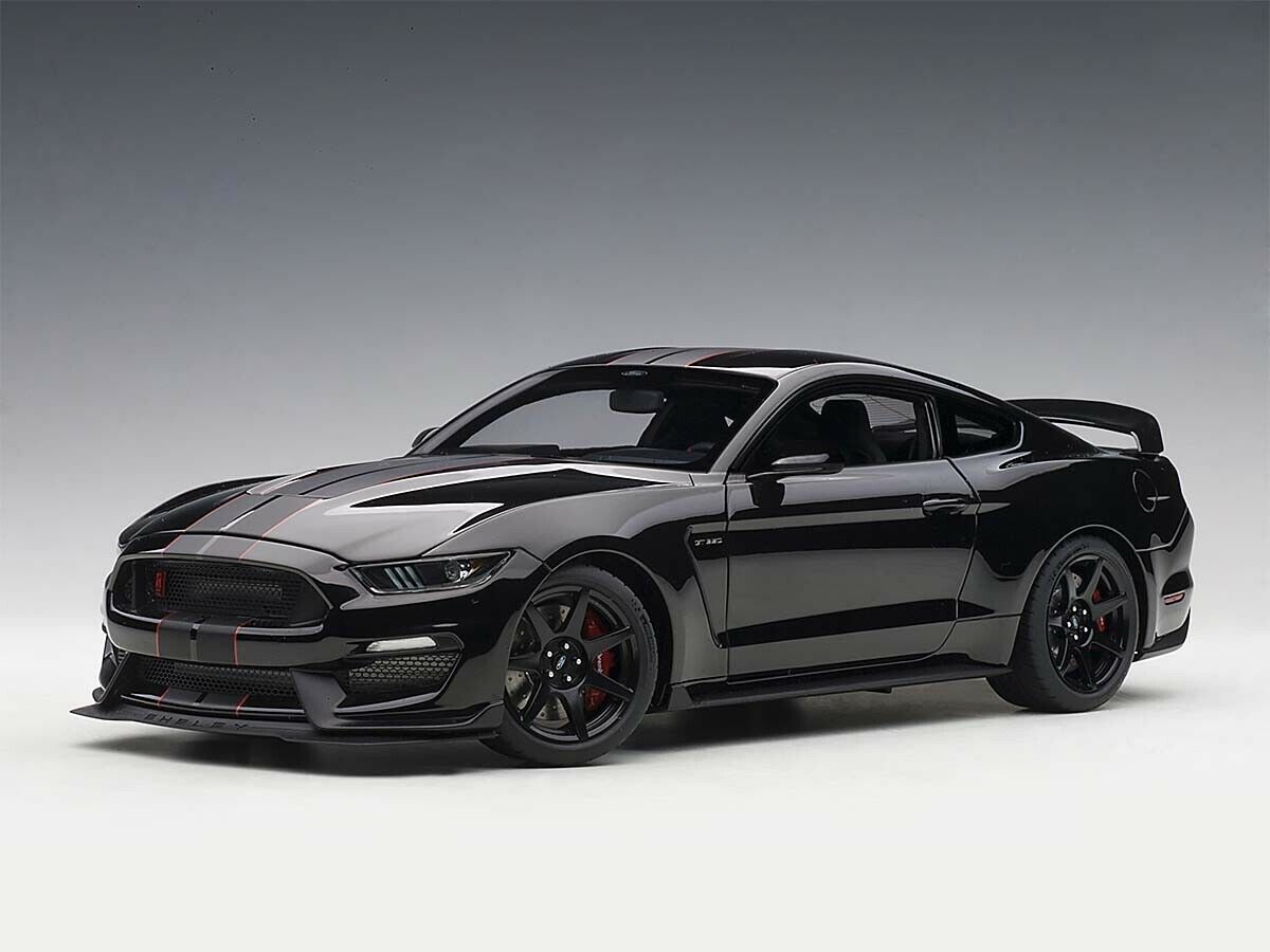 FORD MUSTANG SHELBY GT350R SHADOW BLACK & BLACK STRIPES 1:18 FORD MUSTANG SHELBY GT350R SHADOW BLACK & BLACK STRIPES 1:18