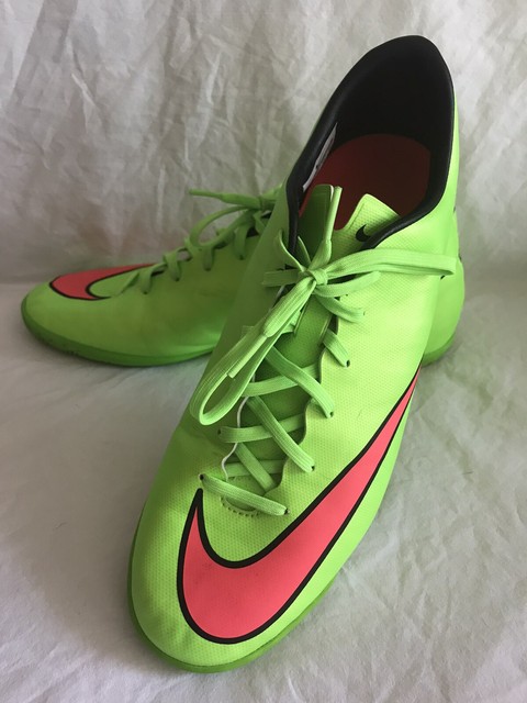 nike indoor soccer shoes pink