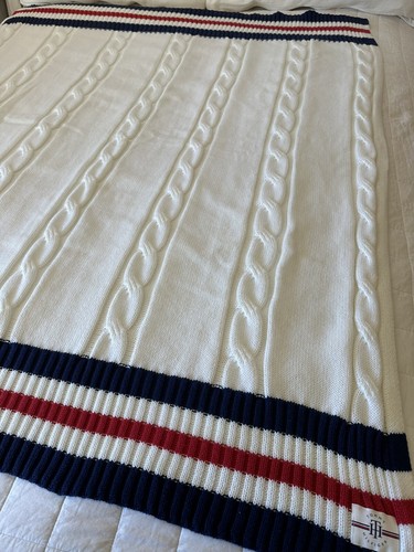 New TOMMY HILFIGER 50" x 60" Ivory White Cable Knit Luxurious Soft Throw Blanket - Picture 3 of 24