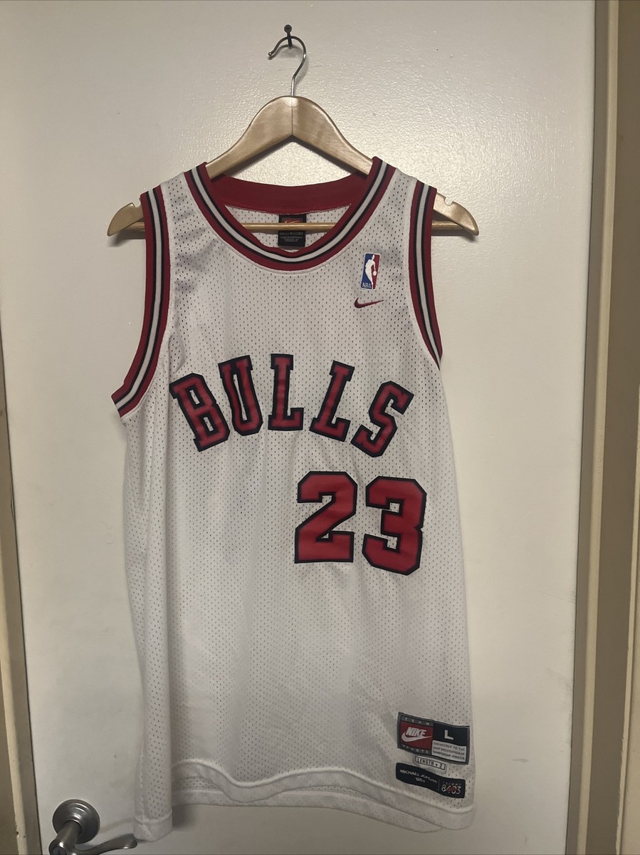 NBA Nike Vintage Chicago Bulls Michael Jordan White Jersey Large