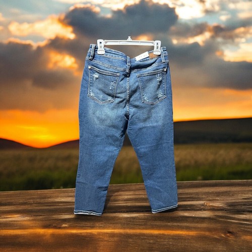 Judy Blue Jeans Size 11/30 High Waist Straight Leg Rainbow Embroidery Distressed - Picture 2 of 2