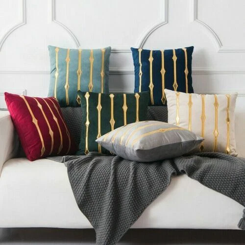 Cuscini verde velluto per la decorazione della casa