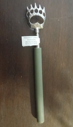 D.M. Merchandising Bear-CLAW Back Scratcher - Picture 2 of 4