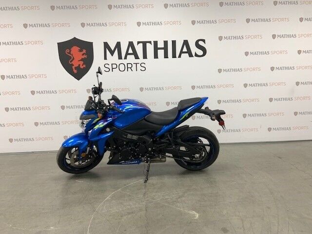 2019 SUZUKI GSX-S 1000 in Sport Touring in Longueuil / South Shore - Image 2