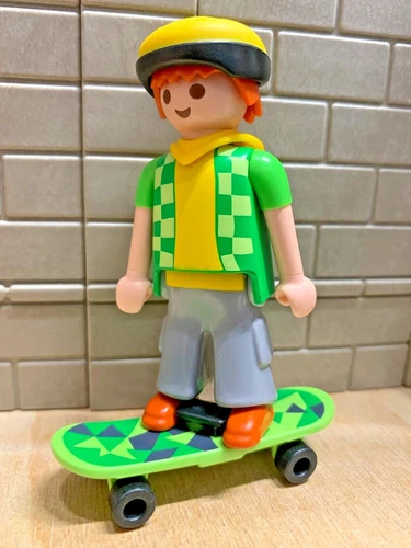 Playmobil sports character skater skateboard for custom rare vintage