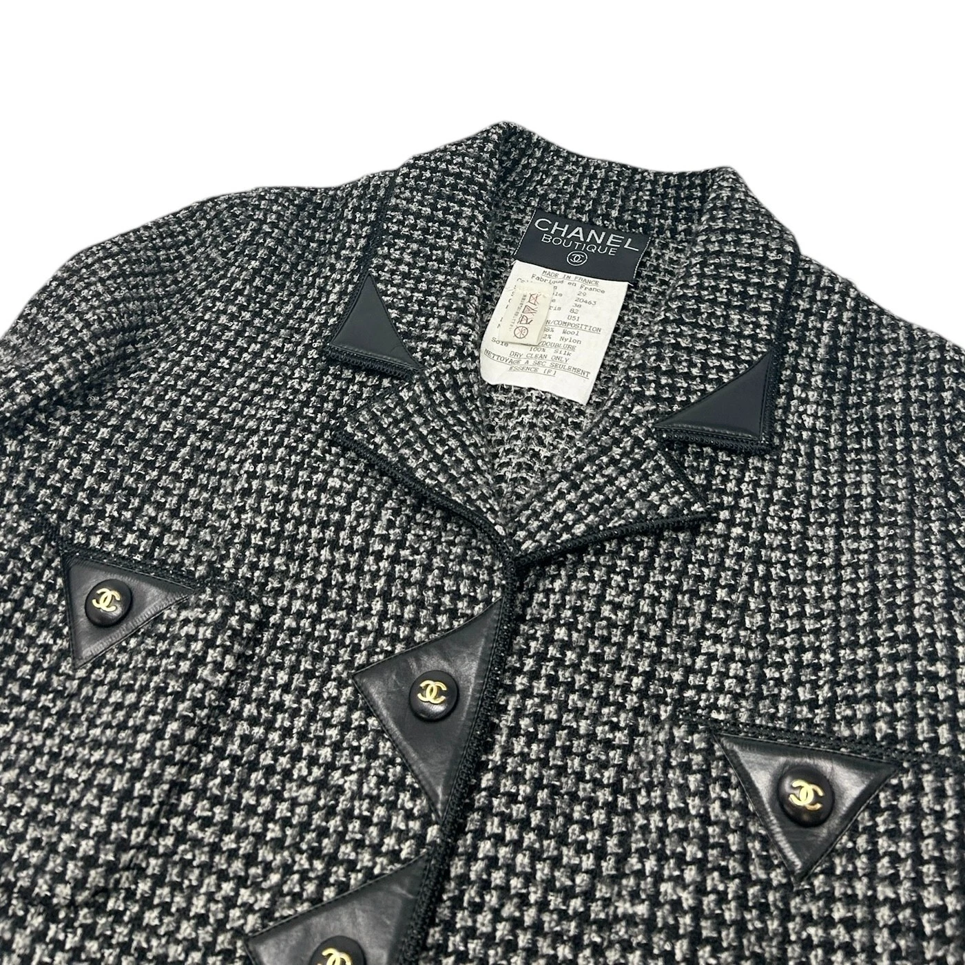 Giacca CHANEL Vintage CC Mark Logo #38 Nera Lana Pelle Bottone a Scatto Rank AB