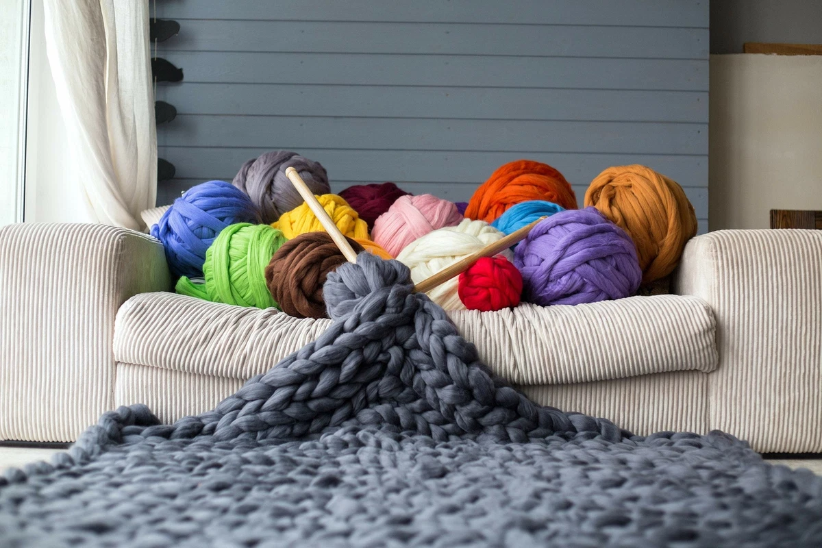 ARM KNIT BLANKET: HOW TO MAKE USING CHUNKY YARN