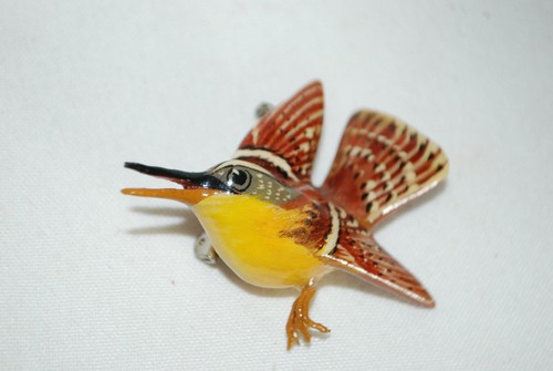 Vintage Takahashi Style Carved Wood Hand Painted Brooch Pin - Picture 2 of 7