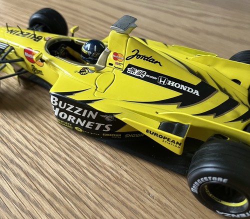 1:18 scale Hot Wheels die-cast Jordan No 7 car driven by Damon Hill in 1999. - Picture 5 of 6