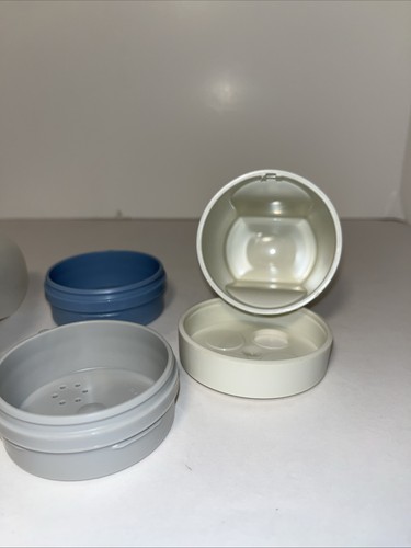Tupperware 1471-1471-5 Salt & Pepper Shakers - Twist Top Open & Close Camping - Picture 9 of 10