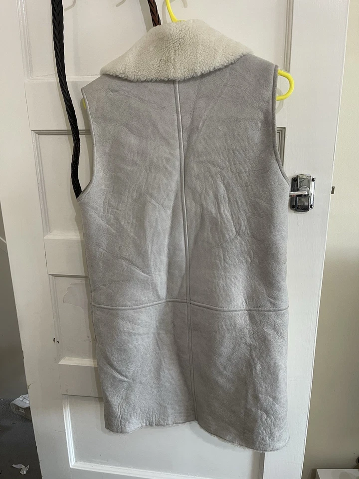 Chaleco largo de invierno Intermix 100 % piel de cordero Foto 2 de 4