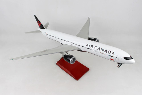 SKYMARKS AIR CANADA 777-300 1/100 W/WOOD STAND & GEAR (**) - Bild 7 von 12