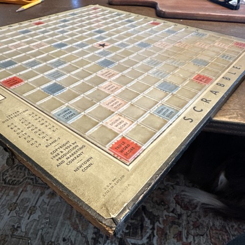Vintage 1954 Raised Plastic Edge Scrabble Board - Picture 4 of 12