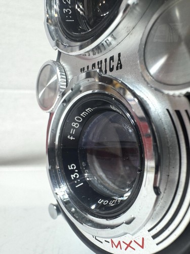 Yashica-Mat EM Film Camera {EX+} W/Leather Case and Lens Cap, Works, 1967 - Picture 3 of 24