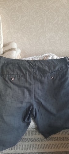 Mens Hurley Shorts Smart Grey Size 32 - Picture 2 of 3