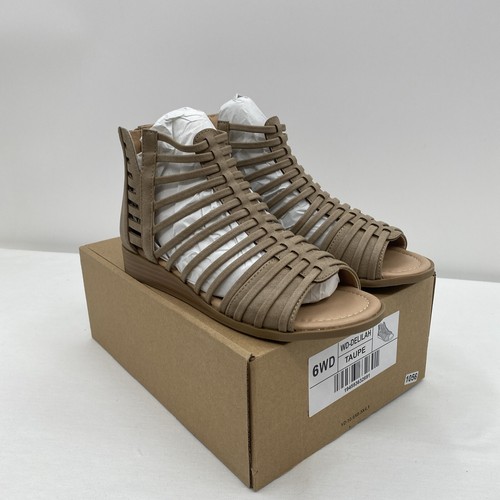 Journee Collection Womens Delilah Faux-Leather Gladiator Sandals Shoes Taupe 6 W