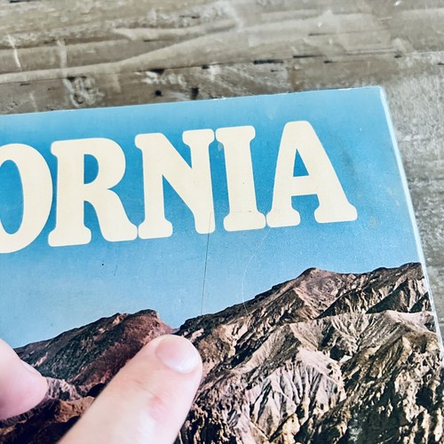 California By Lee Thomas - Mayflower Books Hard Cover Very Good Condition - Picture 3 of 6