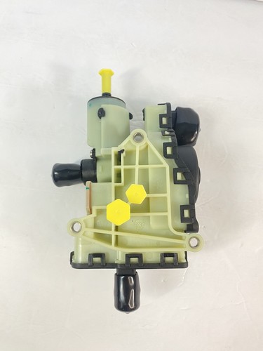 Diesel Emissions Fluid (DEF) Pump For Ford F250 Truck F350 F450 F550 BC3Z5L227K - Bild 1 von 5