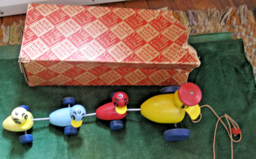 VINTAGE Fisher Price "Quacky Family" #709 with damaged box.  Very Very Good - Picture 1 of 17