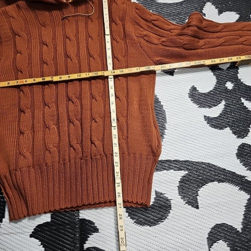 Capucha grande tejida con cable marrón cuello alto lana peinada deportiva Arthur Richards de colección - Imagen 5 de 9