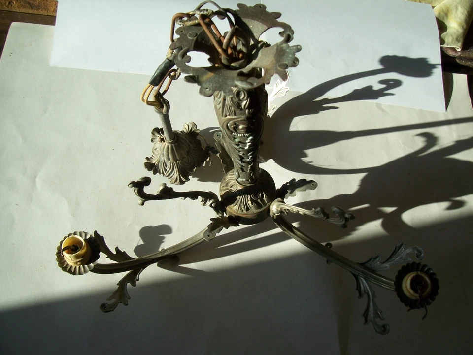 lampadario vintage 3 LUCI OTTONE -BRONZO VINTAGE FINITURA ARGENTO FUNZIONANTE - Immagine 4 di 4