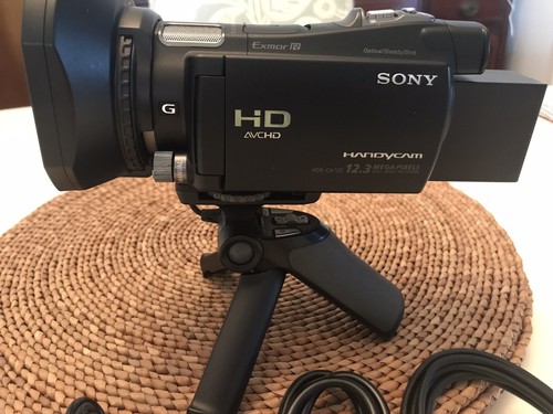 SONY HDR-CX700V Handycam 12.3 MP -64 GB HDD- Full HD - Excellent!! - Picture 2 of 13