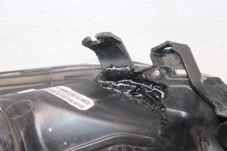 Conjunto de faros TYC CONDUCTOR IZQUIERDO 2014-2016 Toyota Corolla 20-9494-00 Foto 4 de 4