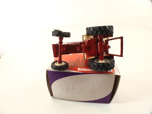 Diano Tractor International 844 New 9 cm in Boxed - Picture 6 of 6