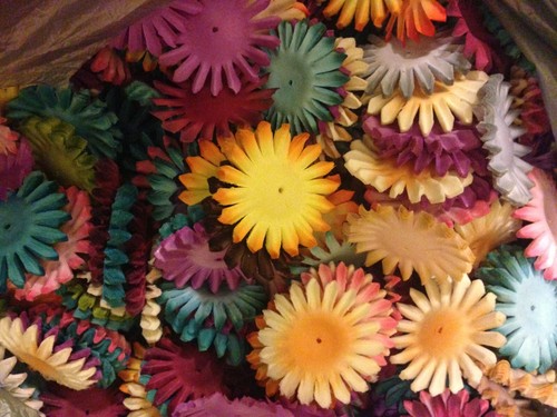 100pcs. Gerbera Daisy Petals-Loose Petals-4" and 2.5" Petals-DIY Flowers - Picture 4 of 4