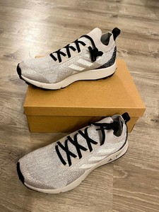 tenis adidas feminino para trilha