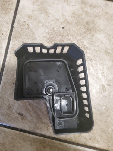 whipper snipper air filter cover - Picture 2 of 2