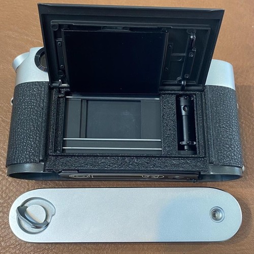 Leica Leitz M4-P Silver Rangefinder Film Camera Body 70th Anniversary Model - Picture 10 of 13