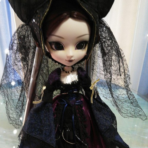Pullip Groove Midnight Velvet mit Glasvitrine im Möbelstil aus Japan - Bild 3 von 18