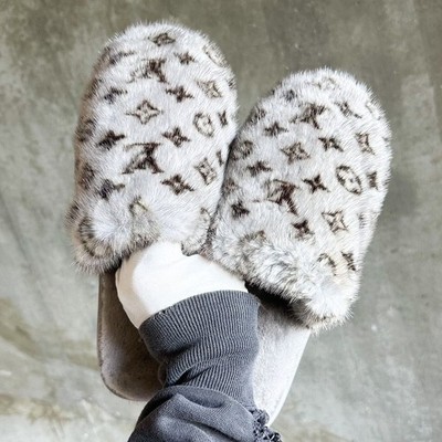 LOUIS VUITTON ホワイト ミュール　みこ LOUIS VUITTON ホワイト ミュール みこ様専用