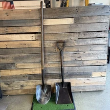 Pair of Vintage Razor-Back Shovels Union Fork & Hoe Co. Square & Round Point USA